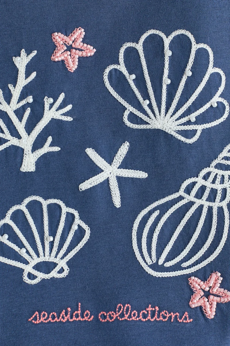 اتش اند ام تي-شيرت مزخرف